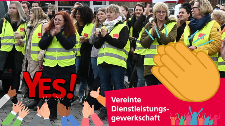 Foto mit klatschenden Demonstrierenden