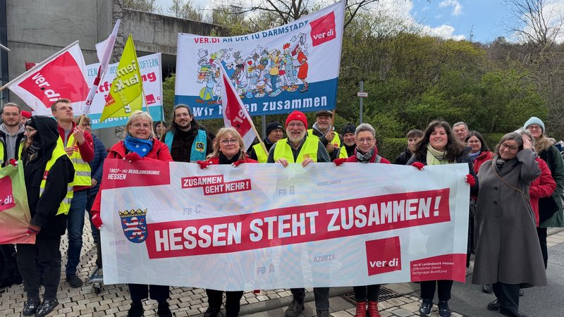 Verhandlungsort, draußen, Minister mit Transpi  begrüßen