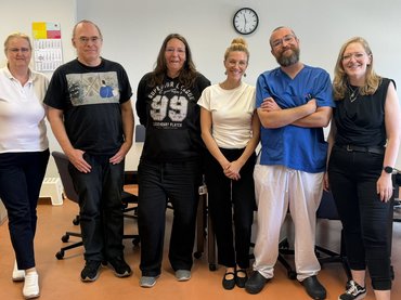 Auf Sommertour besucht Natalie Jopen den Personalrat der Uniklinik. Gruppenfoto.